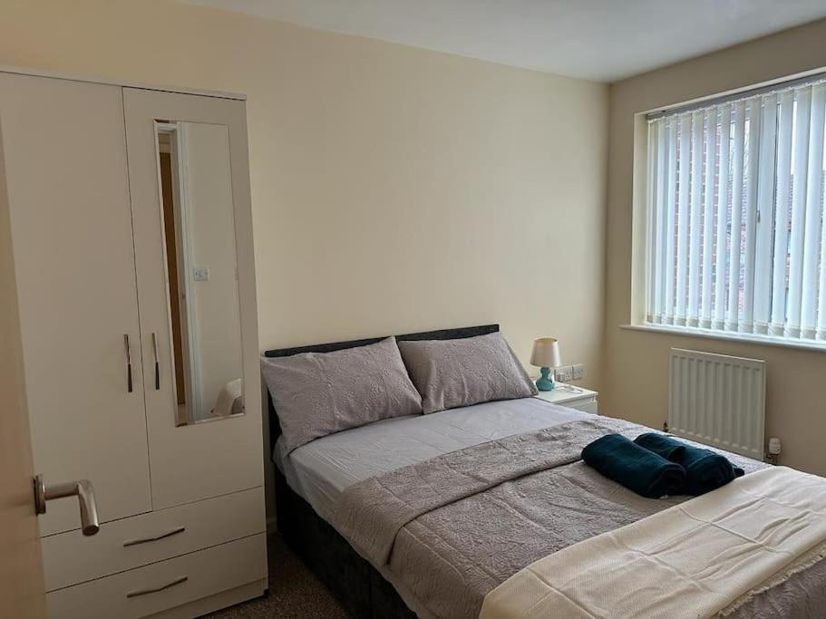 Rooms 7 Minutes From Etihad Манчестър Екстериор снимка